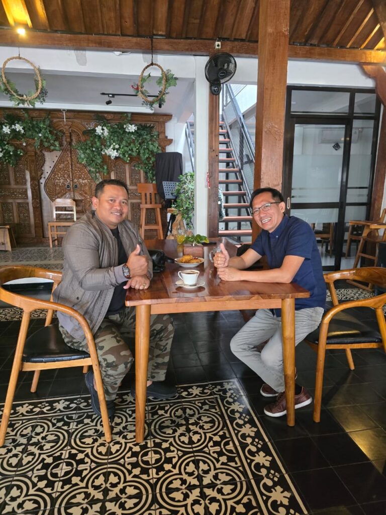 Sesi kolaborasi antara HIPNUSA dan mitra produksi home care dalam kunjungan resmi di Semarang.