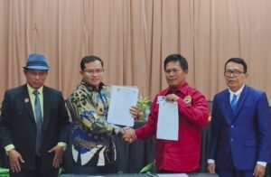 Ketua Umum Aditya menegaskan pentingnya integritas saat penandatanganan komitmen organisasi sebagai bentuk tanggung jawab moral bersama.