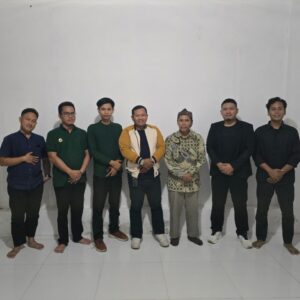 Diskusi Hingga Larut Malam Demi Masa Depan yang Pengurus Harian HIPNUSA bersama Pengurus DPW Jawa Barat melakukan diskusi dan rapat koordinasi hingga malam hari di Kantor Adhirajasa, Gabus Wetan, Indramayu, Jawa Barat, pada 23 Juni 2026 untuk membahas program dan masa depan organisasi.