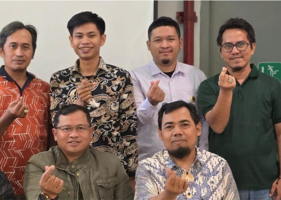 Ketua Umum HIPNUSA Aditya memimpin diskusi program Dokter Kuliner bersama pengurus pusat, DPW DKI Jakarta, DPW Jawa Barat, Dewan Pengawas, Sekretaris Jenderal, Wakil Ketua Umum, dan Kepala Bidang Bisnis dan Investasi di Bekasi pada 24 Juli 2026.