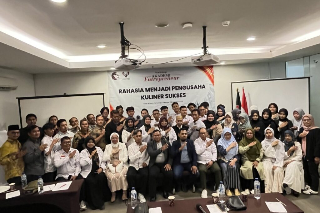 Ketua Umum HIPNUSA menyampaikan visi Akademi Entrepreneur HIPNUSA untuk melahirkan 1.000 pengusaha setiap tahun dan menciptakan lapangan pekerjaan.